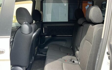 Toyota ISis I, 2016 год, 980 090 рублей, 13 фотография