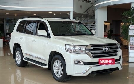 Toyota Land Cruiser 200, 2015 год, 5 195 000 рублей, 3 фотография