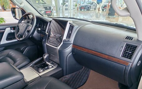 Toyota Land Cruiser 200, 2015 год, 5 195 000 рублей, 14 фотография