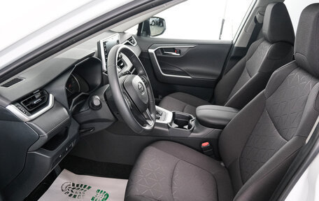 Toyota RAV4, 2021 год, 3 999 000 рублей, 6 фотография