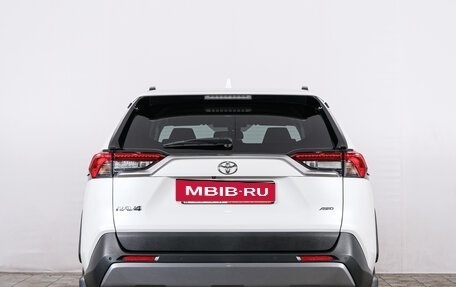 Toyota RAV4, 2021 год, 3 999 000 рублей, 4 фотография
