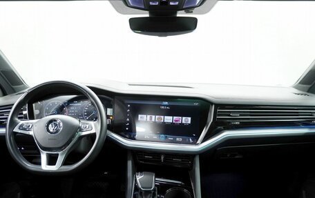 Volkswagen Touareg III, 2019 год, 3 710 000 рублей, 9 фотография