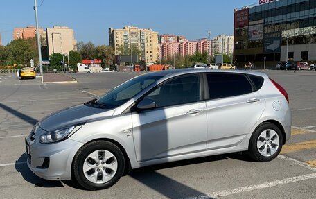Hyundai Solaris II рестайлинг, 2013 год, 1 100 000 рублей, 6 фотография
