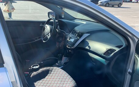 Hyundai Solaris II рестайлинг, 2013 год, 1 100 000 рублей, 8 фотография