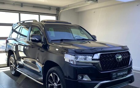 Toyota Land Cruiser 200, 2016 год, 6 699 000 рублей, 3 фотография