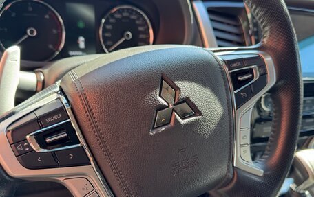 Mitsubishi Pajero Sport III рестайлинг, 2019 год, 3 250 000 рублей, 12 фотография