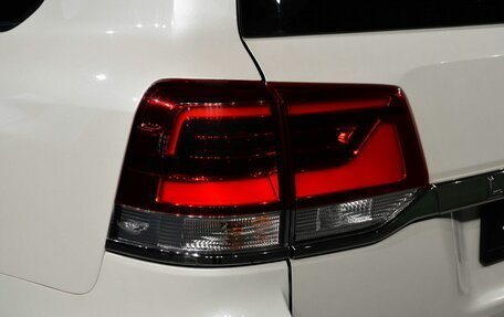 Toyota Land Cruiser 200, 2018 год, 5 990 000 рублей, 9 фотография