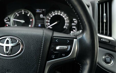 Toyota Land Cruiser 200, 2018 год, 5 990 000 рублей, 17 фотография