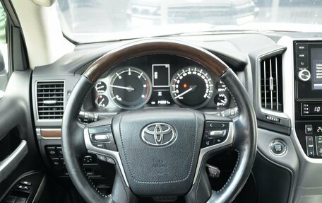 Toyota Land Cruiser 200, 2018 год, 5 990 000 рублей, 14 фотография