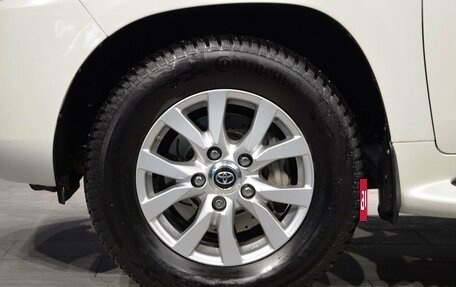 Toyota Land Cruiser 200, 2018 год, 5 990 000 рублей, 11 фотография
