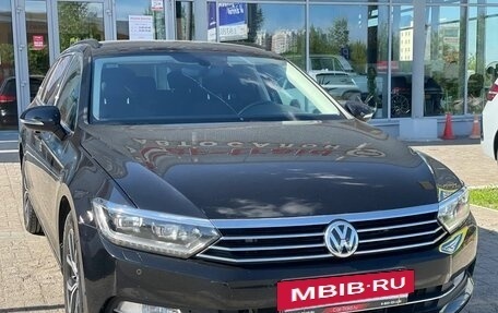 Volkswagen Passat B8 рестайлинг, 2019 год, 2 479 000 рублей, 4 фотография