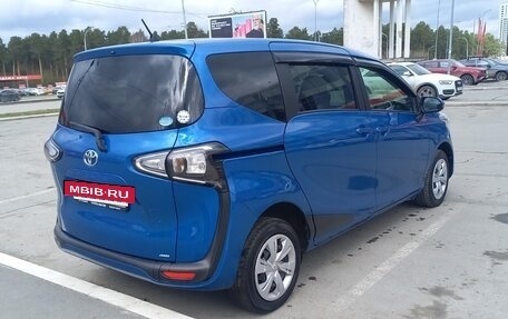 Toyota Sienta II, 2019 год, 1 569 000 рублей, 10 фотография