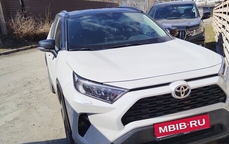 Toyota RAV4, 2022 год, 4 400 000 рублей, 1 фотография
