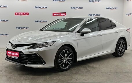 Toyota Camry, 2022 год, 3 630 000 рублей, 1 фотография