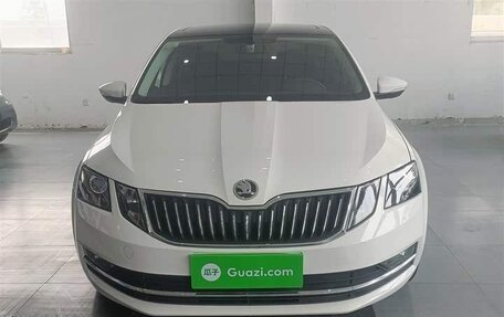 Skoda Octavia, 2021 год, 1 289 000 рублей, 2 фотография