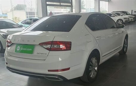 Skoda Octavia, 2021 год, 1 289 000 рублей, 5 фотография