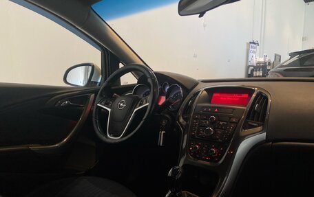 Opel Astra J, 2013 год, 675 000 рублей, 9 фотография