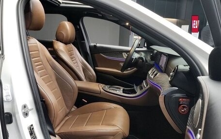Mercedes-Benz E-Класс, 2022 год, 3 250 000 рублей, 7 фотография