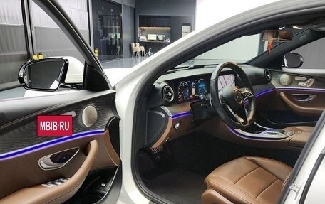 Mercedes-Benz E-Класс, 2022 год, 3 250 000 рублей, 6 фотография
