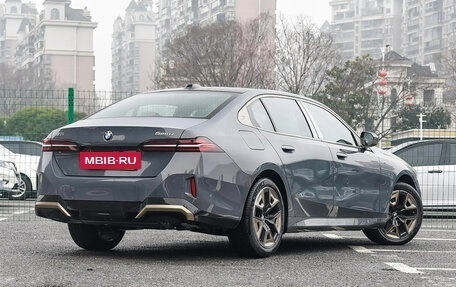 BMW 5 серия, 2025 год, 7 058 343 рублей, 2 фотография