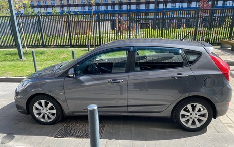 Hyundai Solaris II рестайлинг, 2012 год, 920 000 рублей, 5 фотография