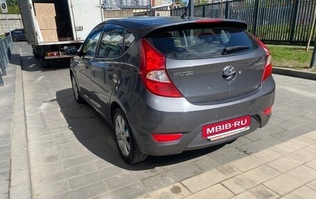 Hyundai Solaris II рестайлинг, 2012 год, 920 000 рублей, 3 фотография