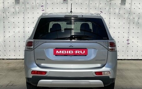 Mitsubishi Outlander III рестайлинг 3, 2014 год, 1 280 000 рублей, 6 фотография