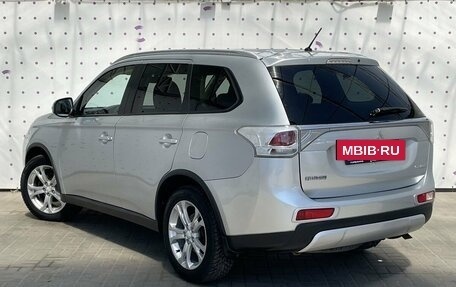 Mitsubishi Outlander III рестайлинг 3, 2014 год, 1 280 000 рублей, 5 фотография