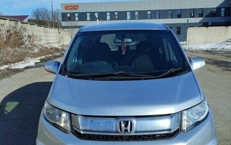 Honda Freed I, 2015 год, 1 432 000 рублей, 1 фотография