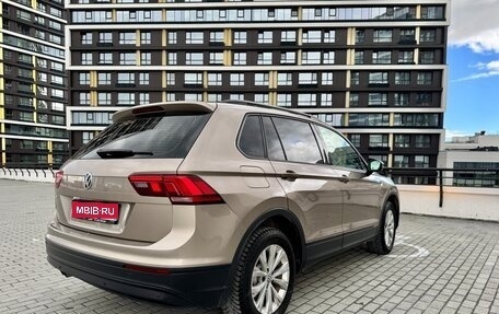Volkswagen Tiguan II, 2018 год, 2 300 000 рублей, 1 фотография