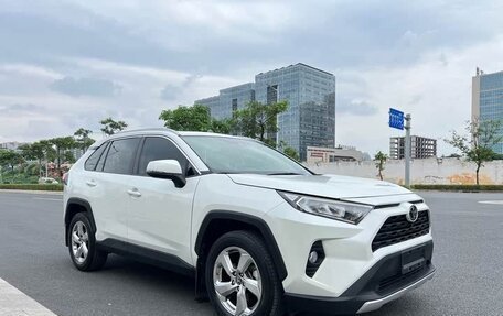 Toyota RAV4, 2022 год, 2 112 000 рублей, 1 фотография
