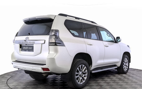 Toyota Land Cruiser Prado 150 рестайлинг 2, 2016 год, 3 930 000 рублей, 5 фотография