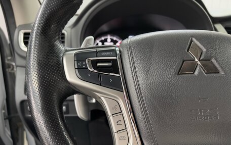 Mitsubishi Pajero Sport III рестайлинг, 2018 год, 3 247 000 рублей, 12 фотография