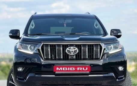 Toyota Land Cruiser Prado 150 рестайлинг 2, 2022 год, 7 300 000 рублей, 3 фотография