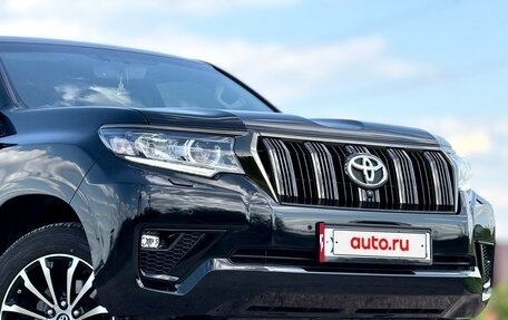 Toyota Land Cruiser Prado 150 рестайлинг 2, 2022 год, 7 300 000 рублей, 7 фотография