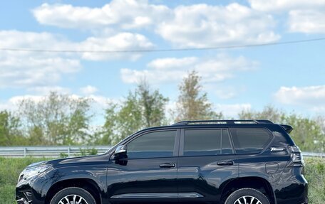 Toyota Land Cruiser Prado 150 рестайлинг 2, 2022 год, 7 300 000 рублей, 15 фотография