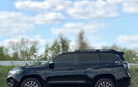 Toyota Land Cruiser Prado 150 рестайлинг 2, 2022 год, 7 300 000 рублей, 14 фотография