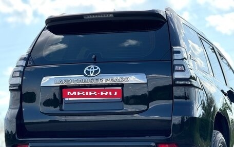Toyota Land Cruiser Prado 150 рестайлинг 2, 2022 год, 7 300 000 рублей, 18 фотография