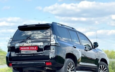 Toyota Land Cruiser Prado 150 рестайлинг 2, 2022 год, 7 300 000 рублей, 17 фотография