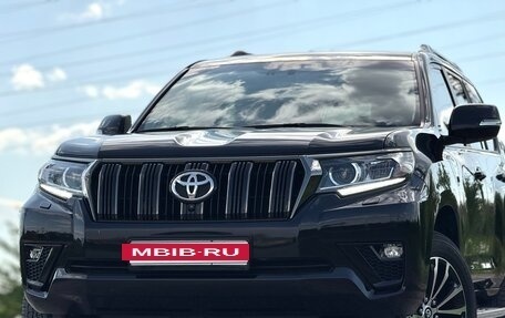 Toyota Land Cruiser Prado 150 рестайлинг 2, 2022 год, 7 300 000 рублей, 10 фотография