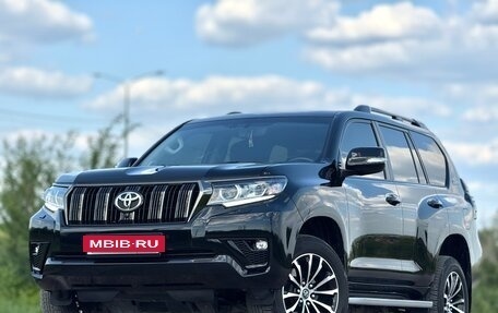 Toyota Land Cruiser Prado 150 рестайлинг 2, 2022 год, 7 300 000 рублей, 13 фотография