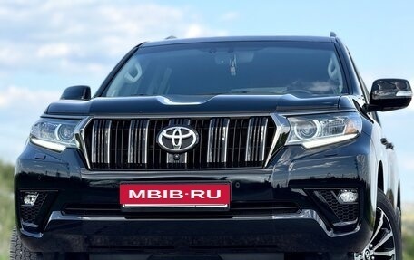 Toyota Land Cruiser Prado 150 рестайлинг 2, 2022 год, 7 300 000 рублей, 11 фотография