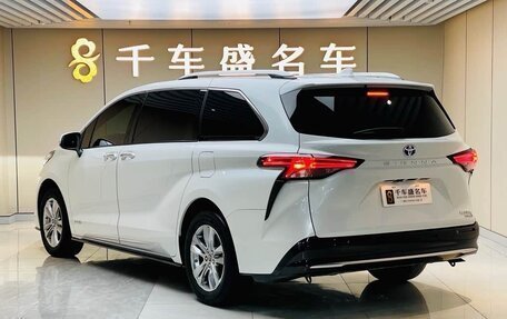 Toyota Sienna, 2021 год, 4 695 000 рублей, 6 фотография