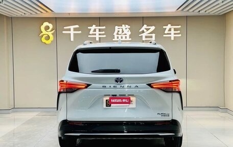 Toyota Sienna, 2021 год, 4 695 000 рублей, 5 фотография