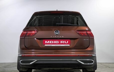 Volkswagen Tiguan II, 2021 год, 3 692 000 рублей, 5 фотография