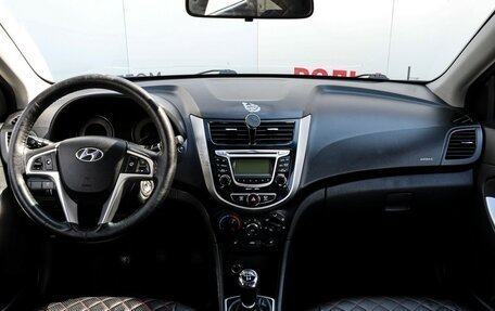 Hyundai Solaris II рестайлинг, 2011 год, 645 000 рублей, 11 фотография
