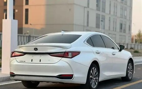 Lexus ES VII, 2022 год, 3 380 000 рублей, 7 фотография