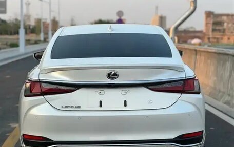 Lexus ES VII, 2022 год, 3 380 000 рублей, 6 фотография