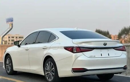 Lexus ES VII, 2022 год, 3 380 000 рублей, 5 фотография