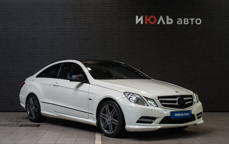Mercedes-Benz E-Класс, 2012 год, 1 390 000 рублей, 3 фотография